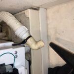 日立のドラム式洗濯機でC02のエラーが出て排水ができなかった原因は排水ホースの中にあります。