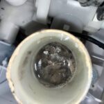 日立のドラム式洗濯機でC02のエラーが出て排水ができなかった原因のほこり