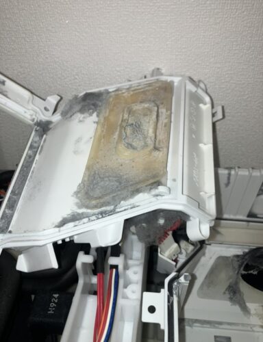 日立ドラム式洗濯機：bd-sx110crの乾燥ダクトの中の汚れ