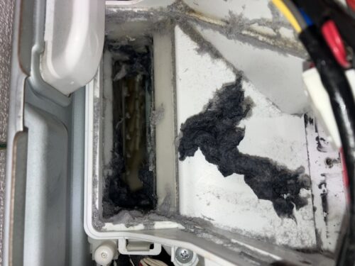 日立ドラム式洗濯機の乾燥ダクトの汚れ