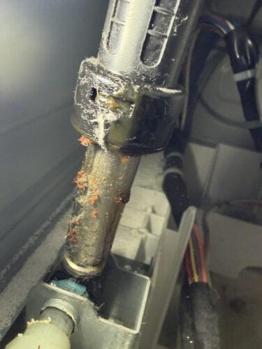 パナソニックドラム式洗濯機ダンパーオイル漏れしている