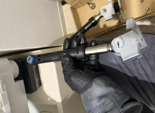 パナソニックドラム式洗濯機のダンパーを新品に交換するところ